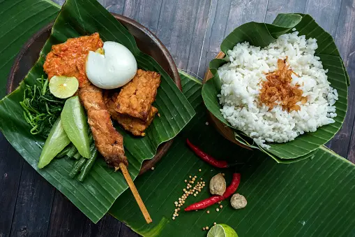Tempat Makan 24 Jam di Surabaya, Solusi Lapar Saat Malam